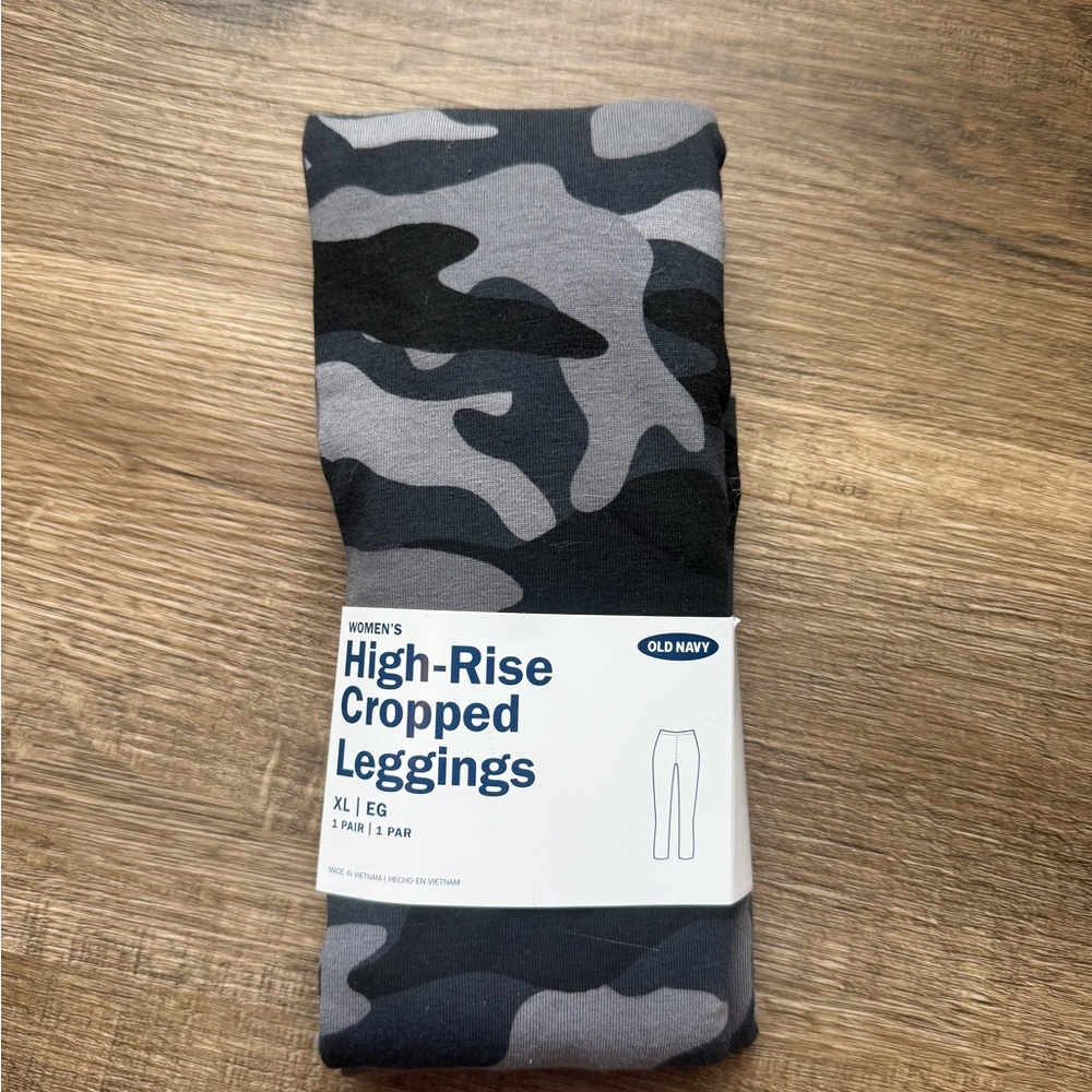 Old Navy Camo cropped leggings
